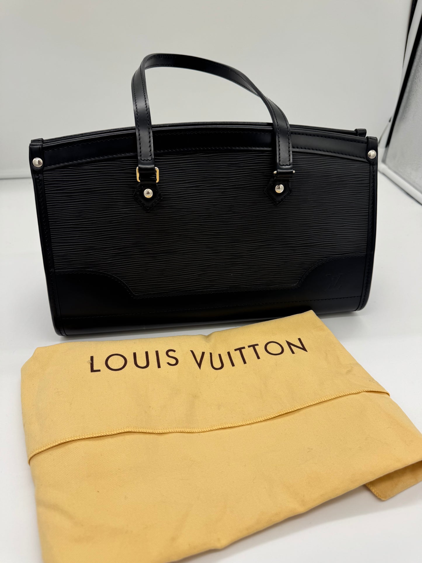 Louis Vuitton Madeleine PM EPI Leder schwarz