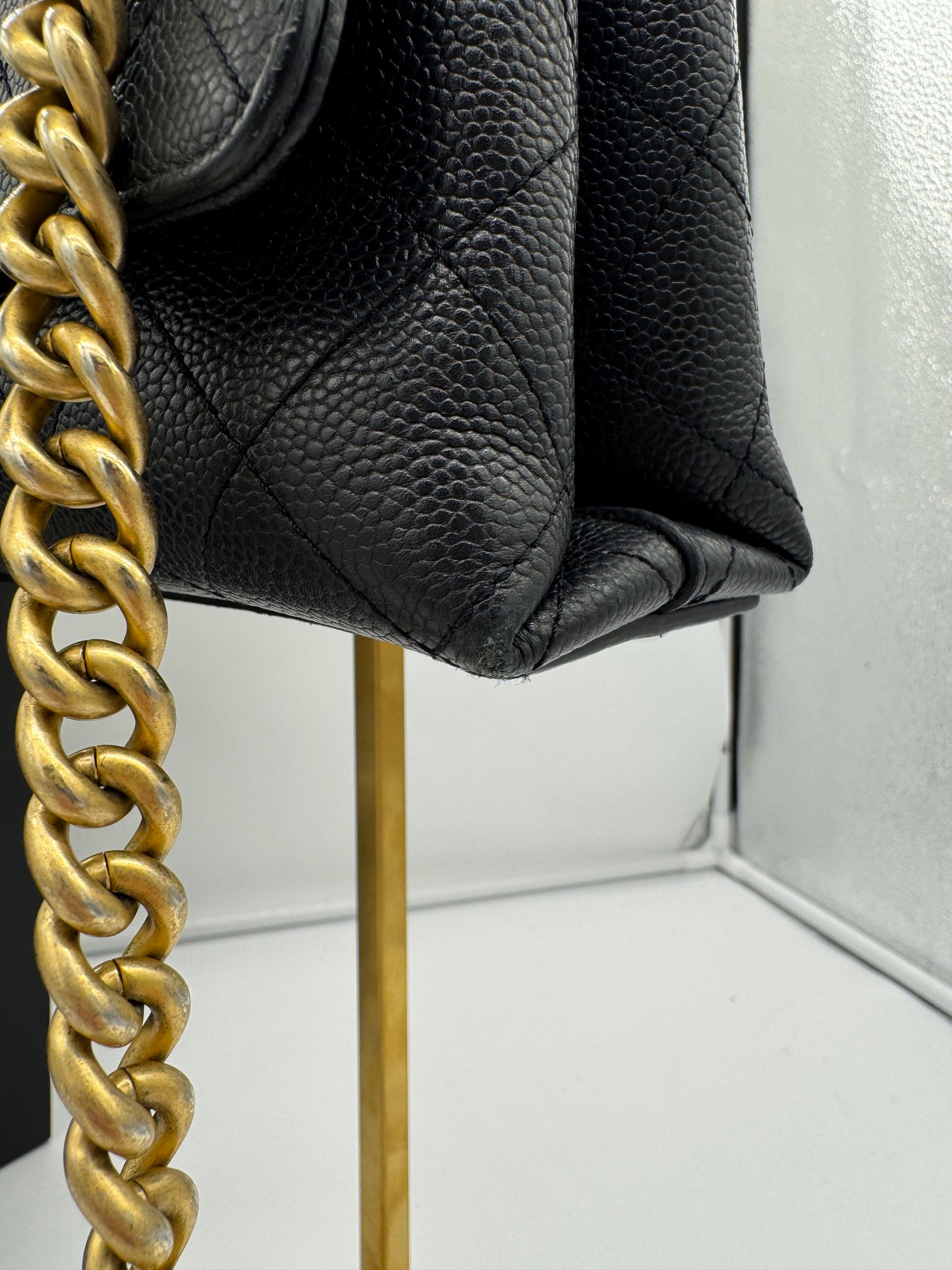 Chanel Small Chic Affinity Flap Bag Caviar Leder