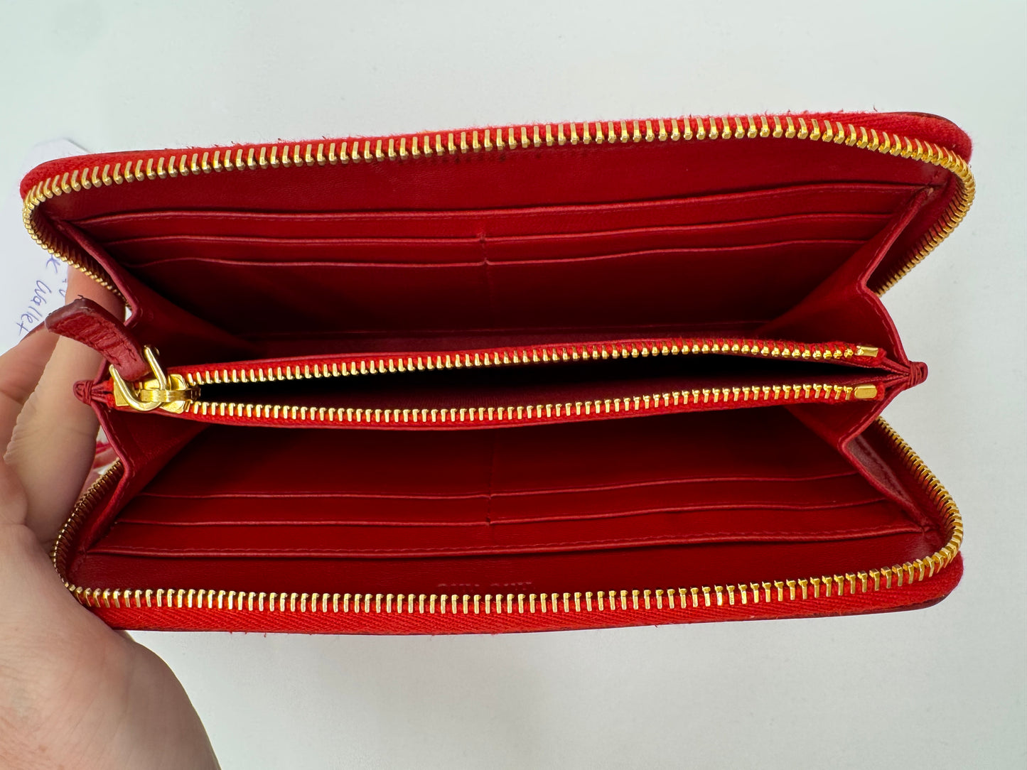 Miu Miu Lackleder Long Wallet Rot