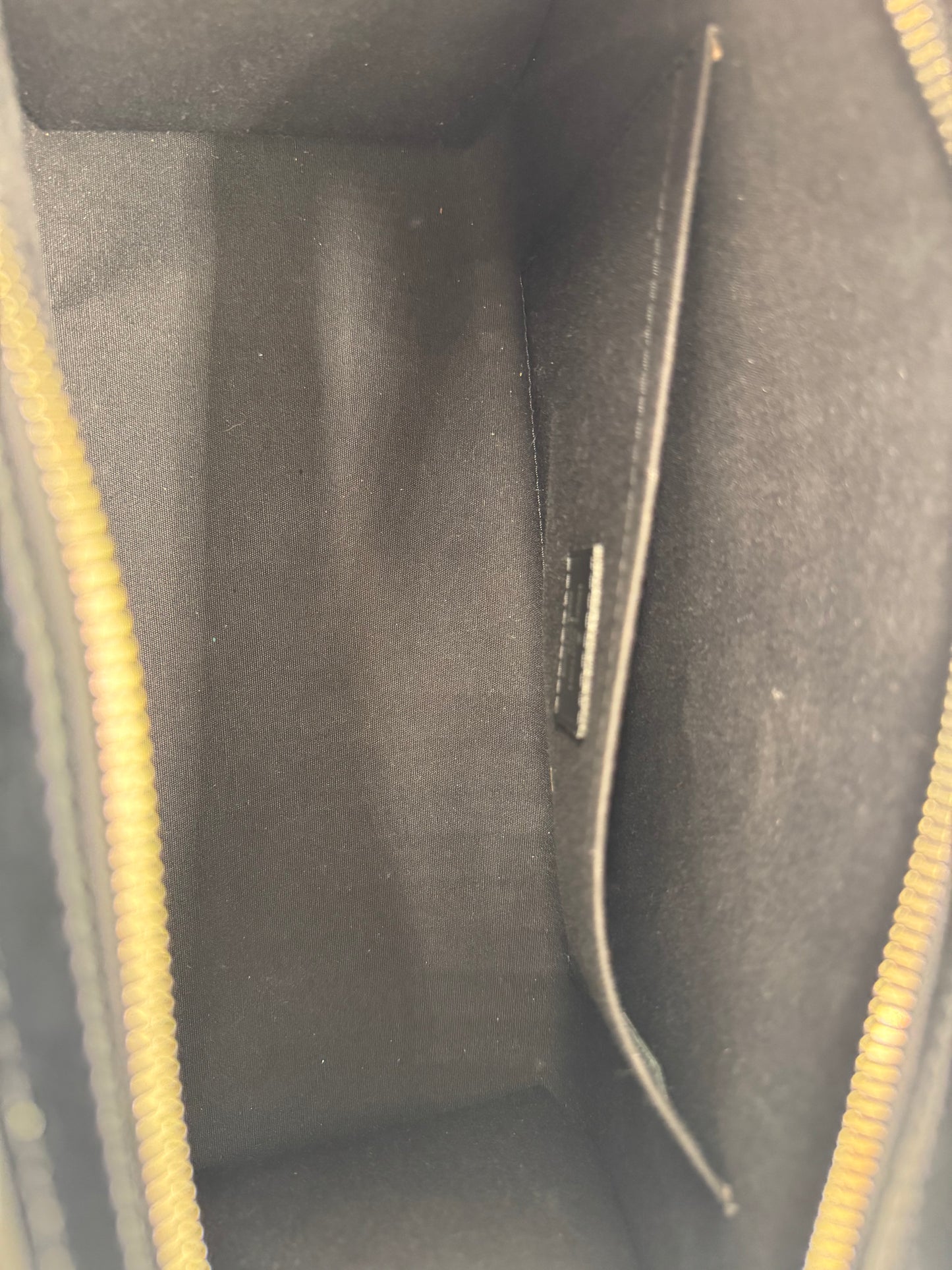 Louis Vuitton Madeleine PM EPI Leder schwarz