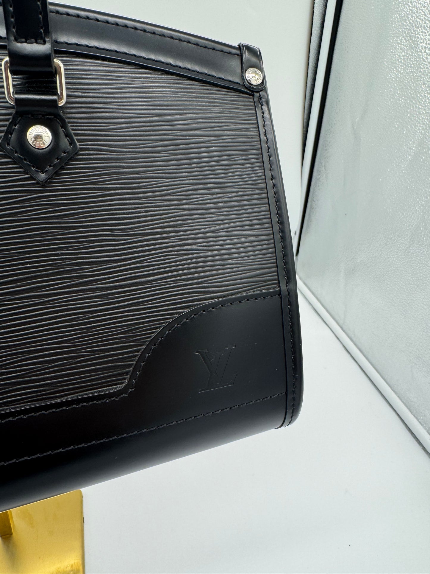 Louis Vuitton Madeleine PM EPI Leder schwarz